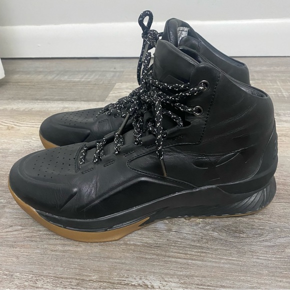 Under Armour Men’s Curry 1 Lux Mid Leather Black Gum Bball Shoes-size 8